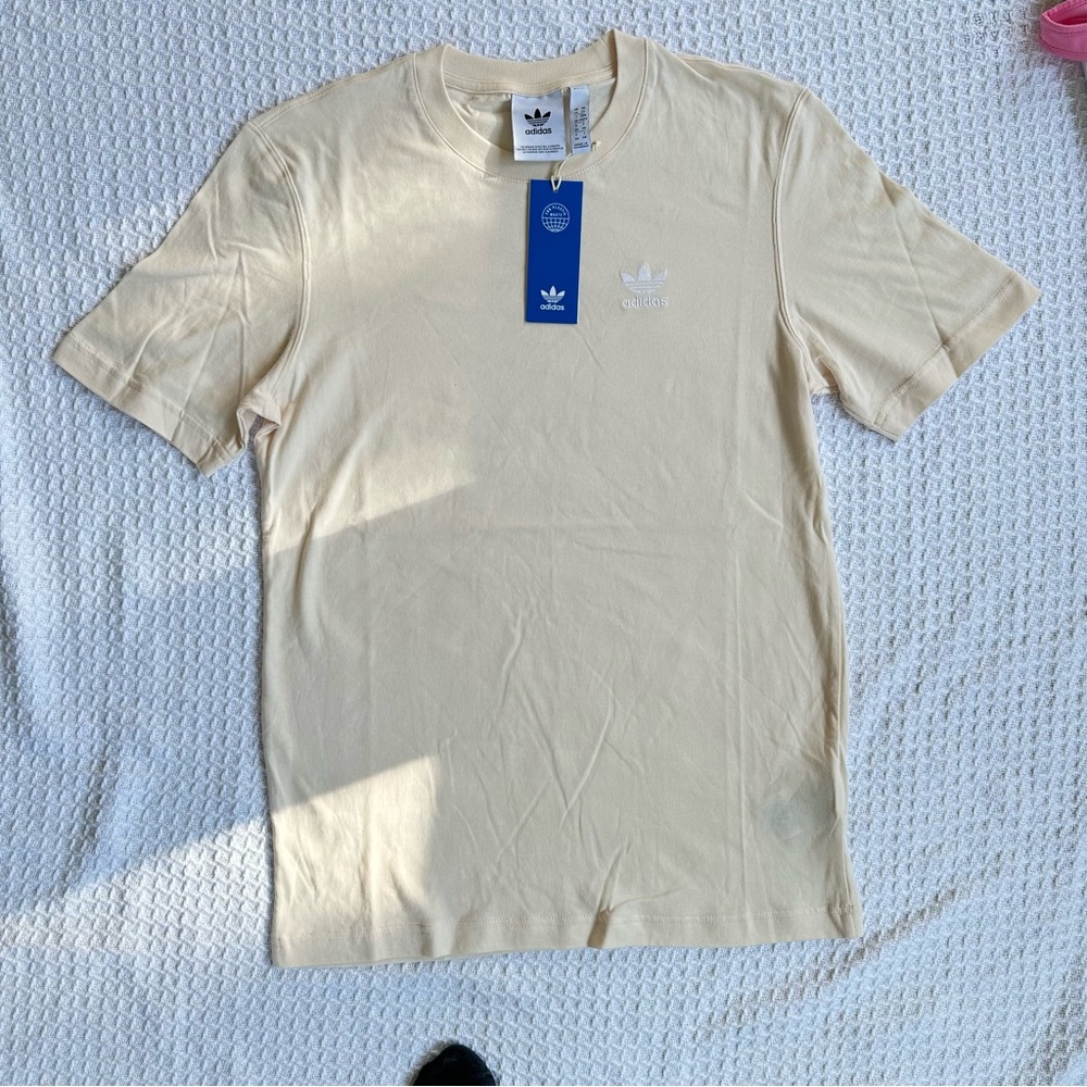 NWT adidas trefoil essentials T shirt size XS wonder white